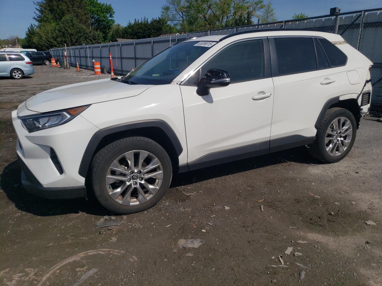 TOYOTA RAV4 XLE PREMIUM