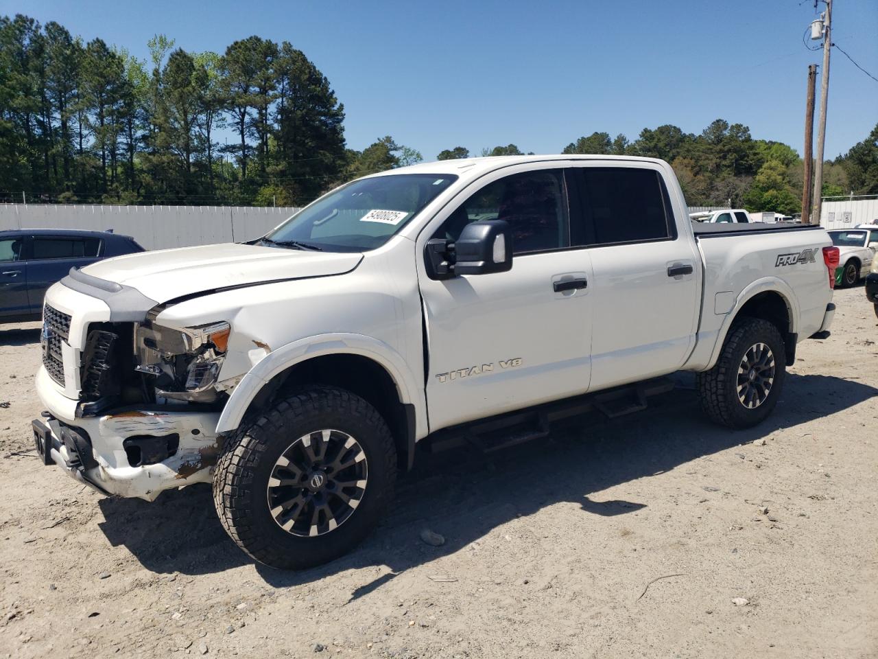 NISSAN TITAN SV