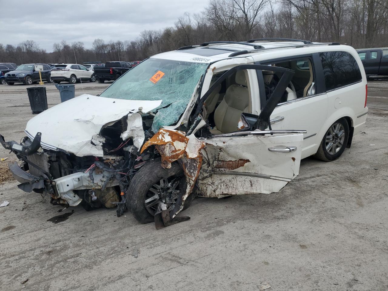 CHRYSLER TOWN & COUNTRY LIMITED