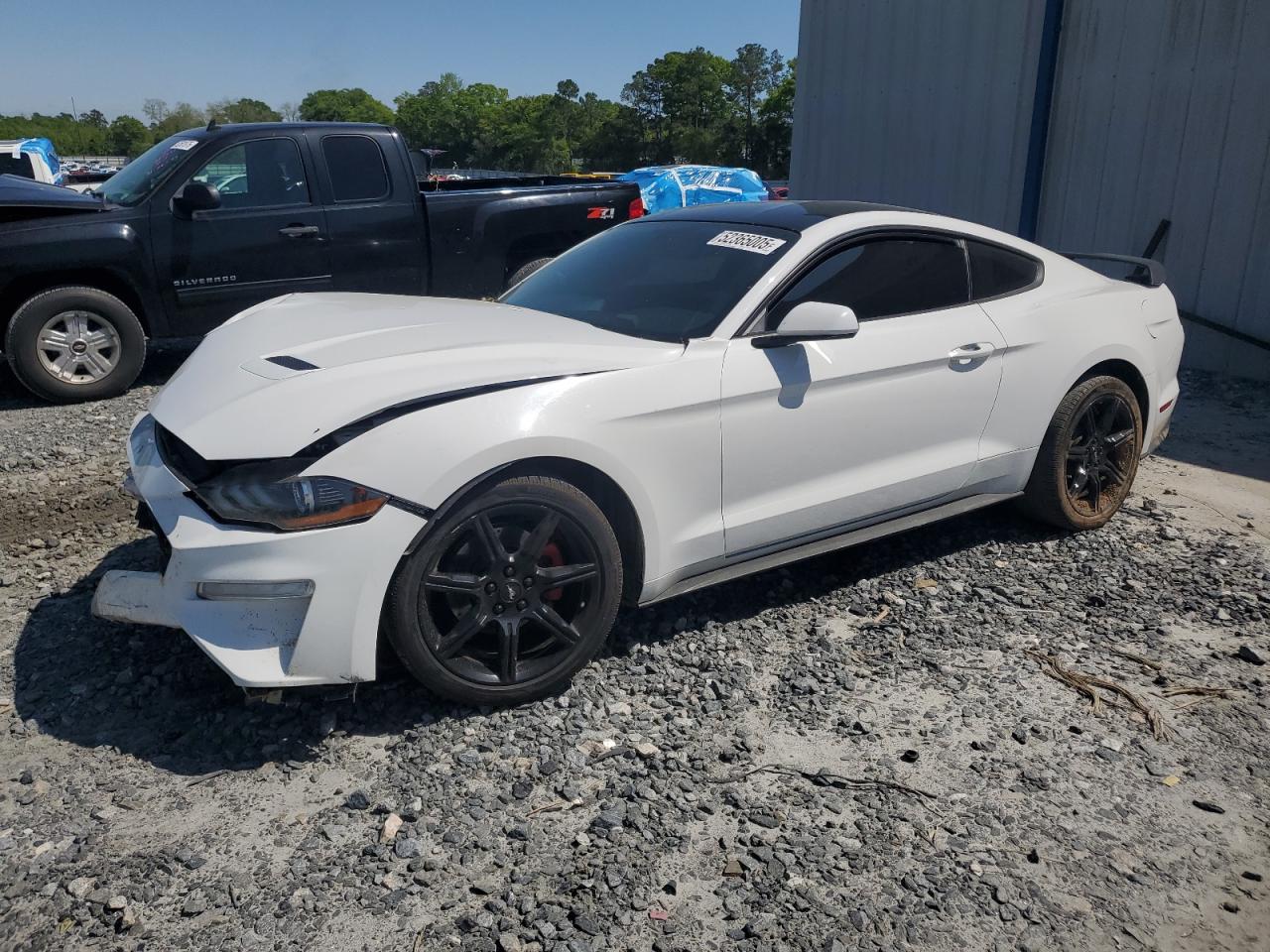 FORD MUSTANG