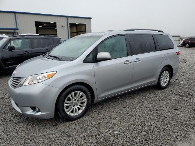 TOYOTA SIENNA XLE