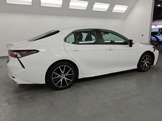 Vin: 4t1t11ak7pu825385, lot: 48288815, toyota camry se night shade 20233