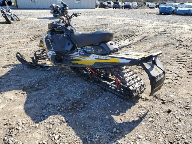 SKI DOO RENEGADE 2022 yellow   2BPSDRNC0NV000055 photo #4