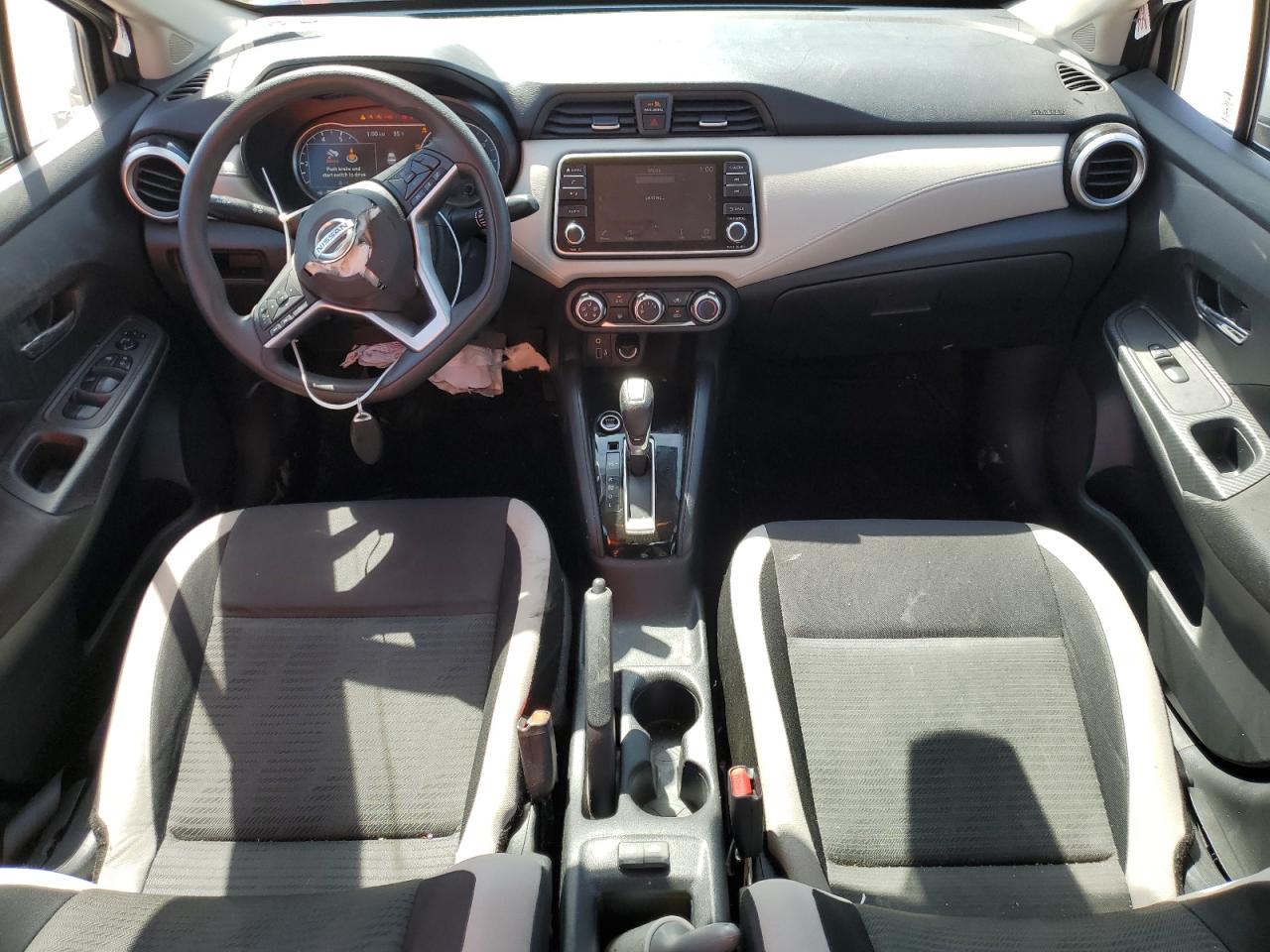 NISSAN VERSA SV