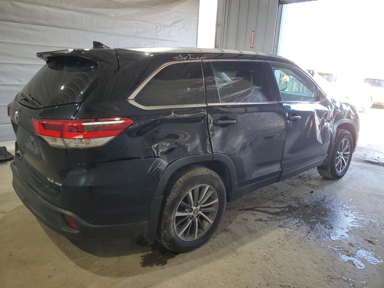 TOYOTA HIGHLANDER SE