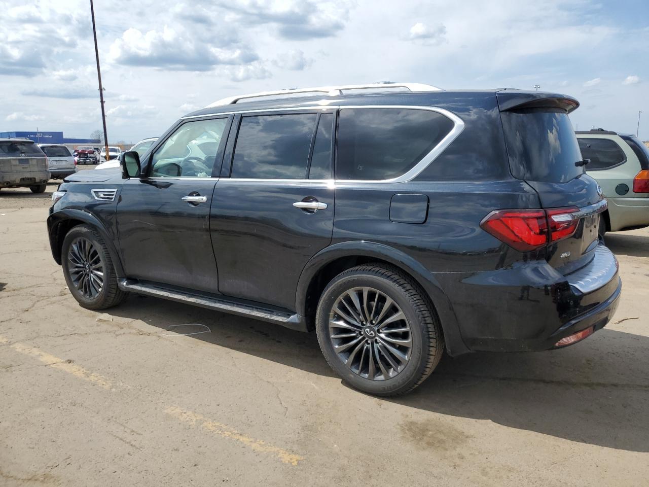 INFINITI QX80 2024