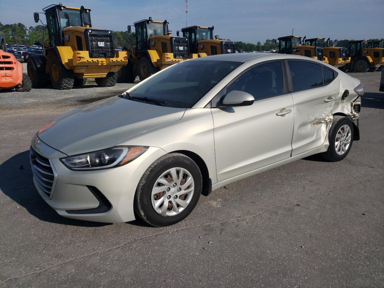HYUNDAI ELANTRA SE