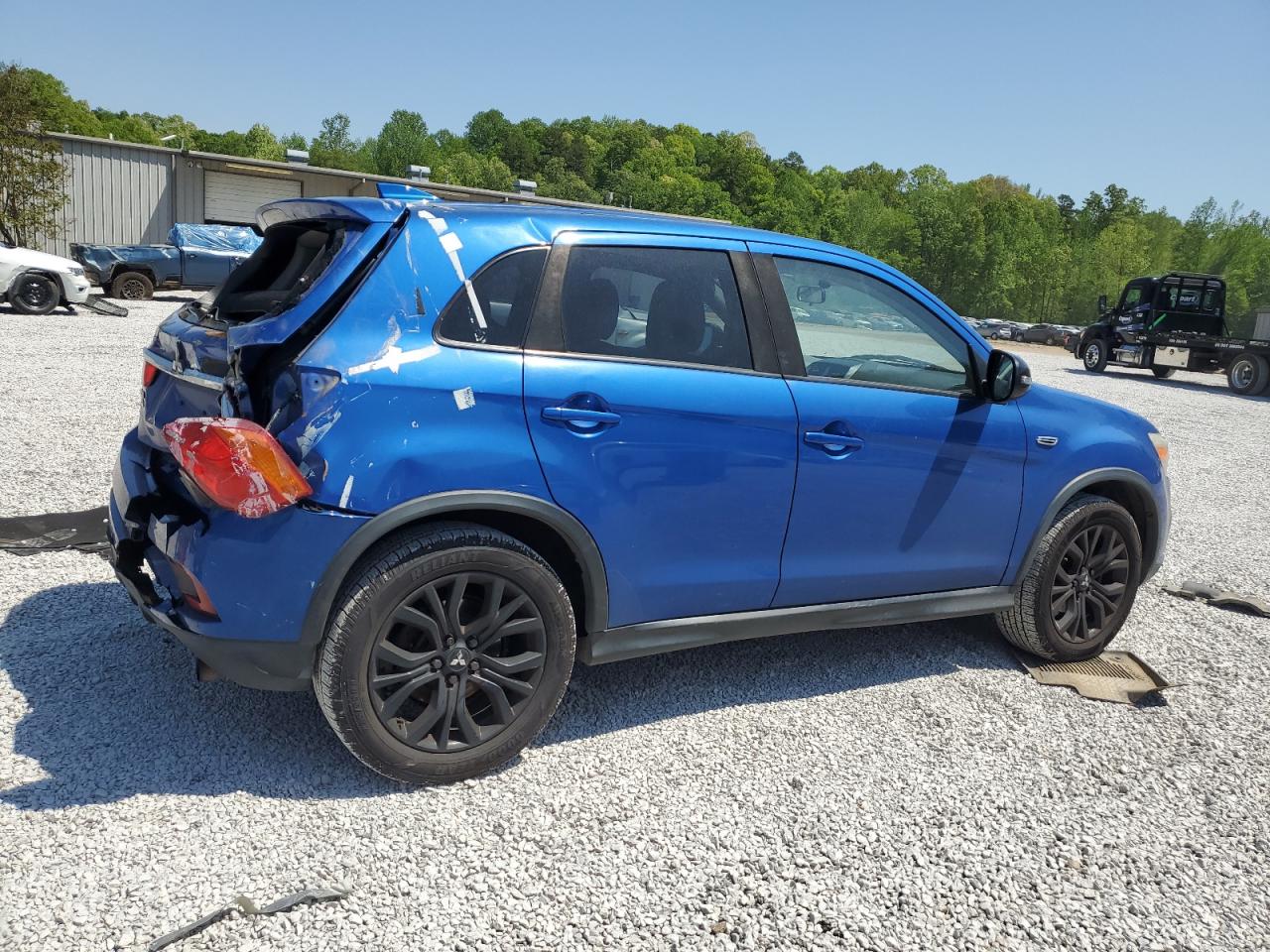 MITSUBISHI OUTLANDER ES