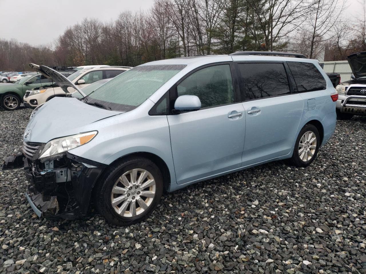 TOYOTA SIENNA XLE