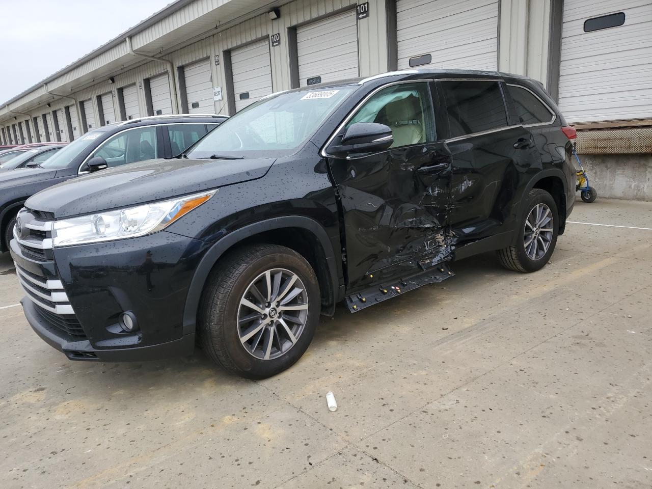 TOYOTA HIGHLANDER SE