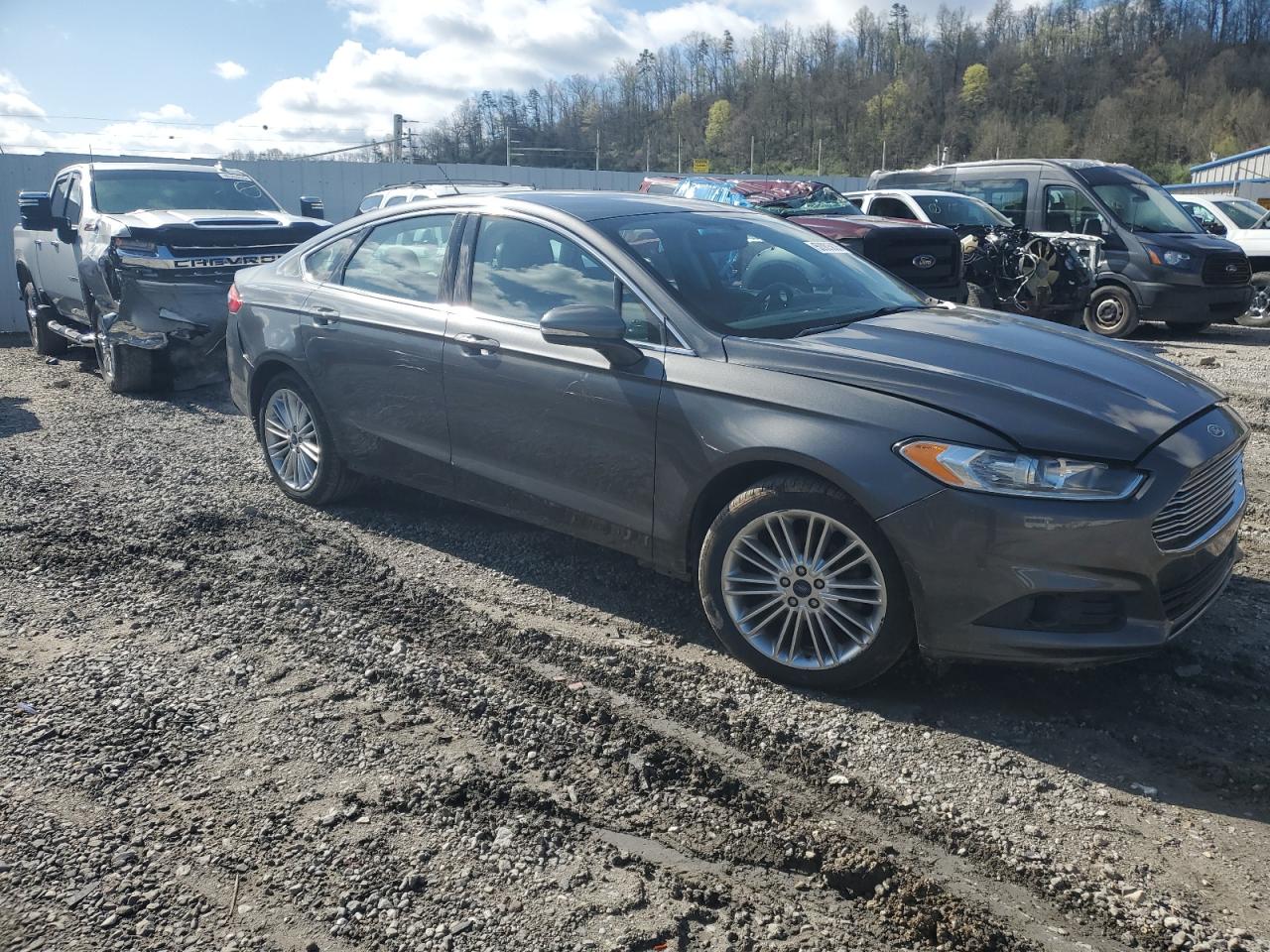 FORD FUSION SE