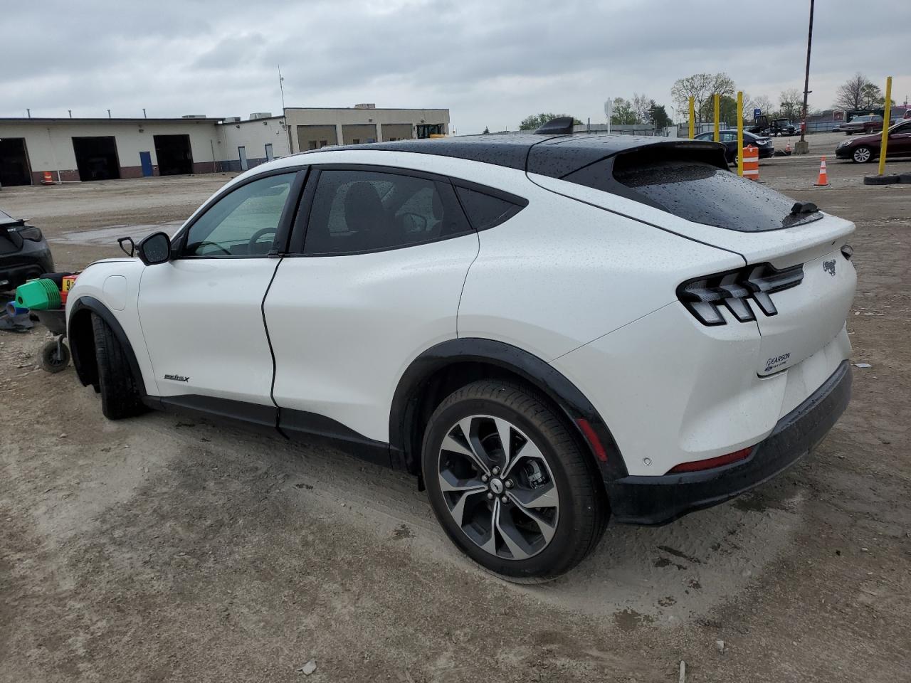 FORD MUSTANG PREMIUM