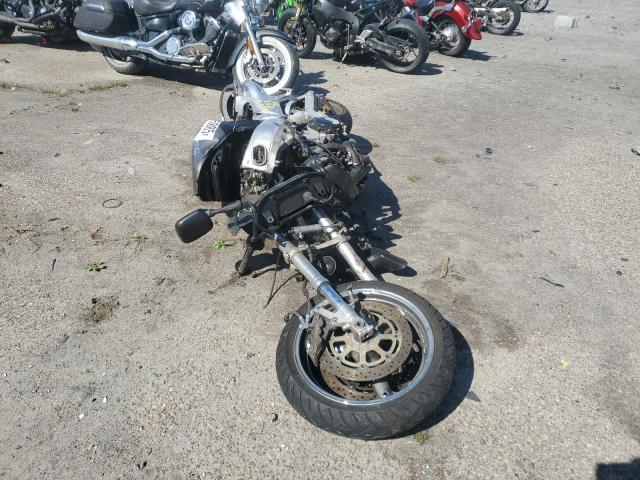 SUZUKI GSX1300 R 2000 silver racer gas JS1GW71A4Y2102540 photo #3