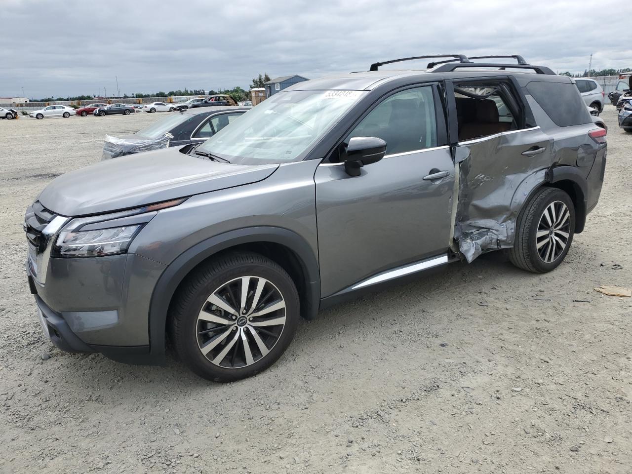 NISSAN PATHFINDER PLATINUM