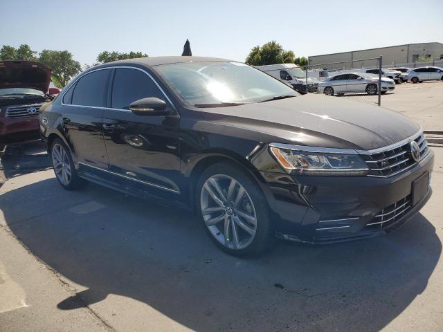 2017 VOLKSWAGEN PASSAT R-L - 1VWDT7A36HC006130