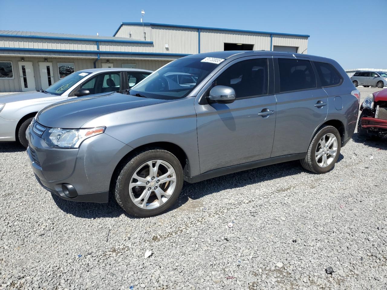 MITSUBISHI OUTLANDER SE