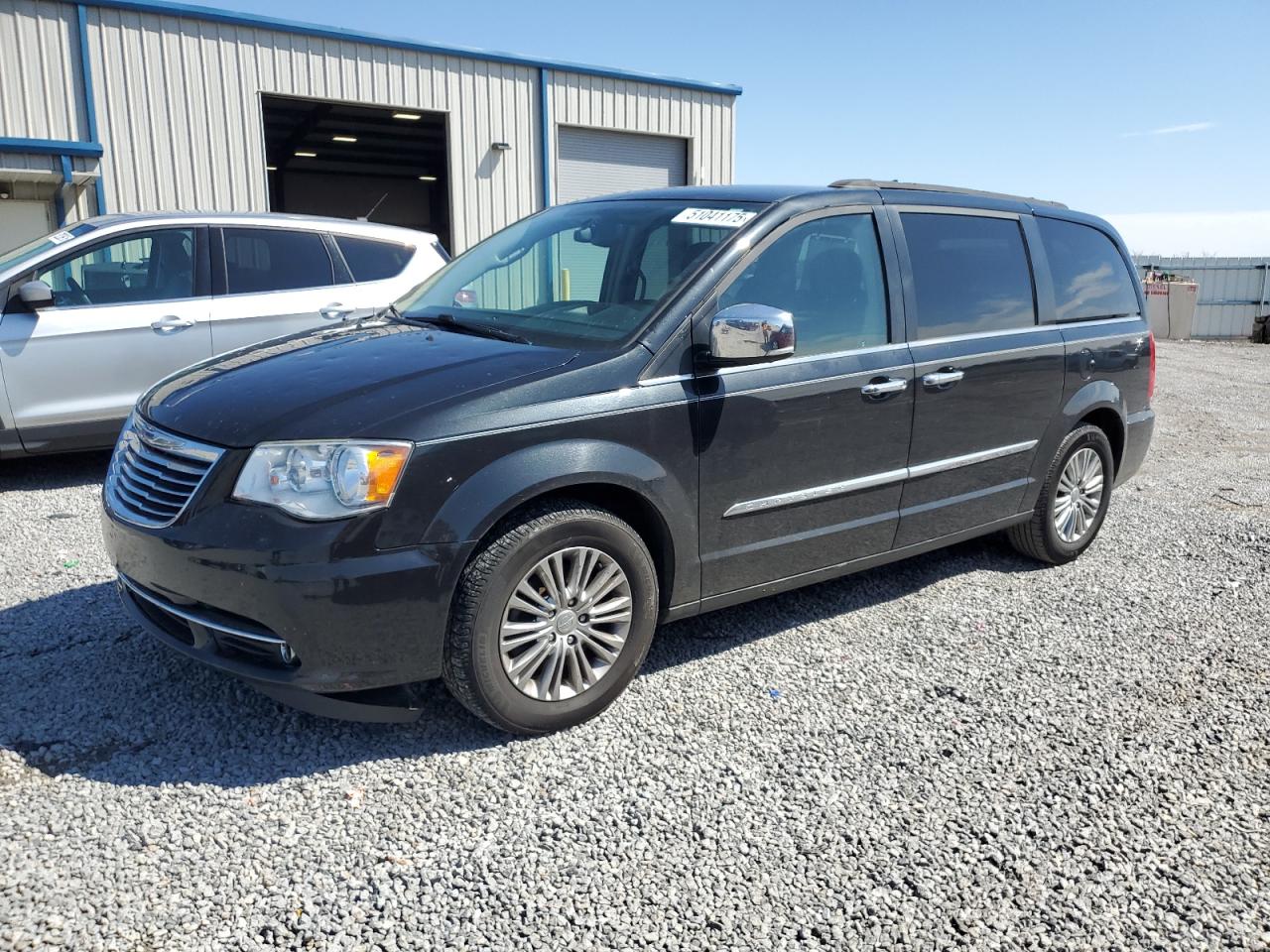 CHRYSLER TOWN & COUNTRY TOURING L
