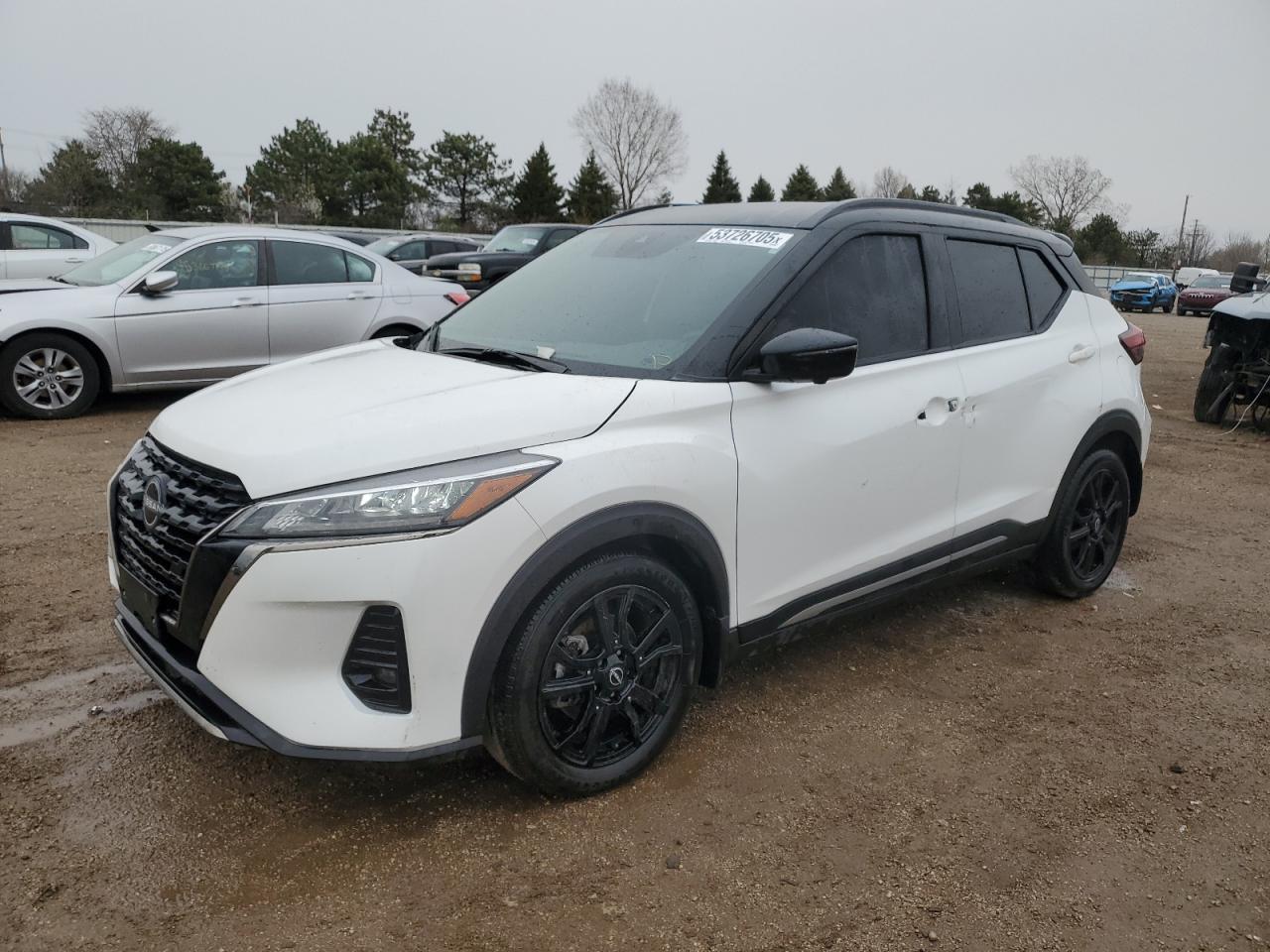 NISSAN KICKS SR