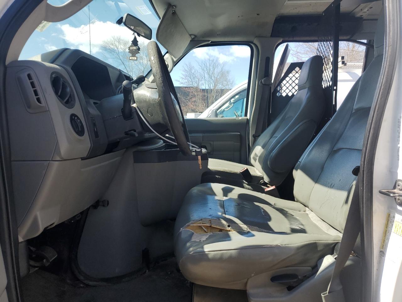 FORD ECONOLINE E250 VAN