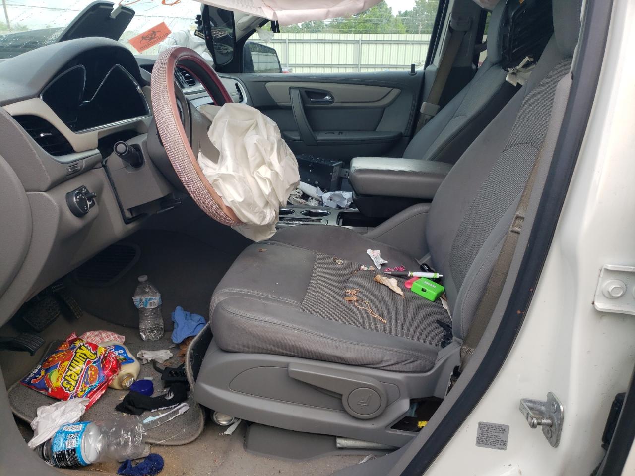 CHEVROLET TRAVERSE LS