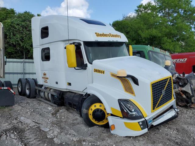 VOLVO 780 2017 white tractor diesel 4V4NC9THXHN984344 photo #1