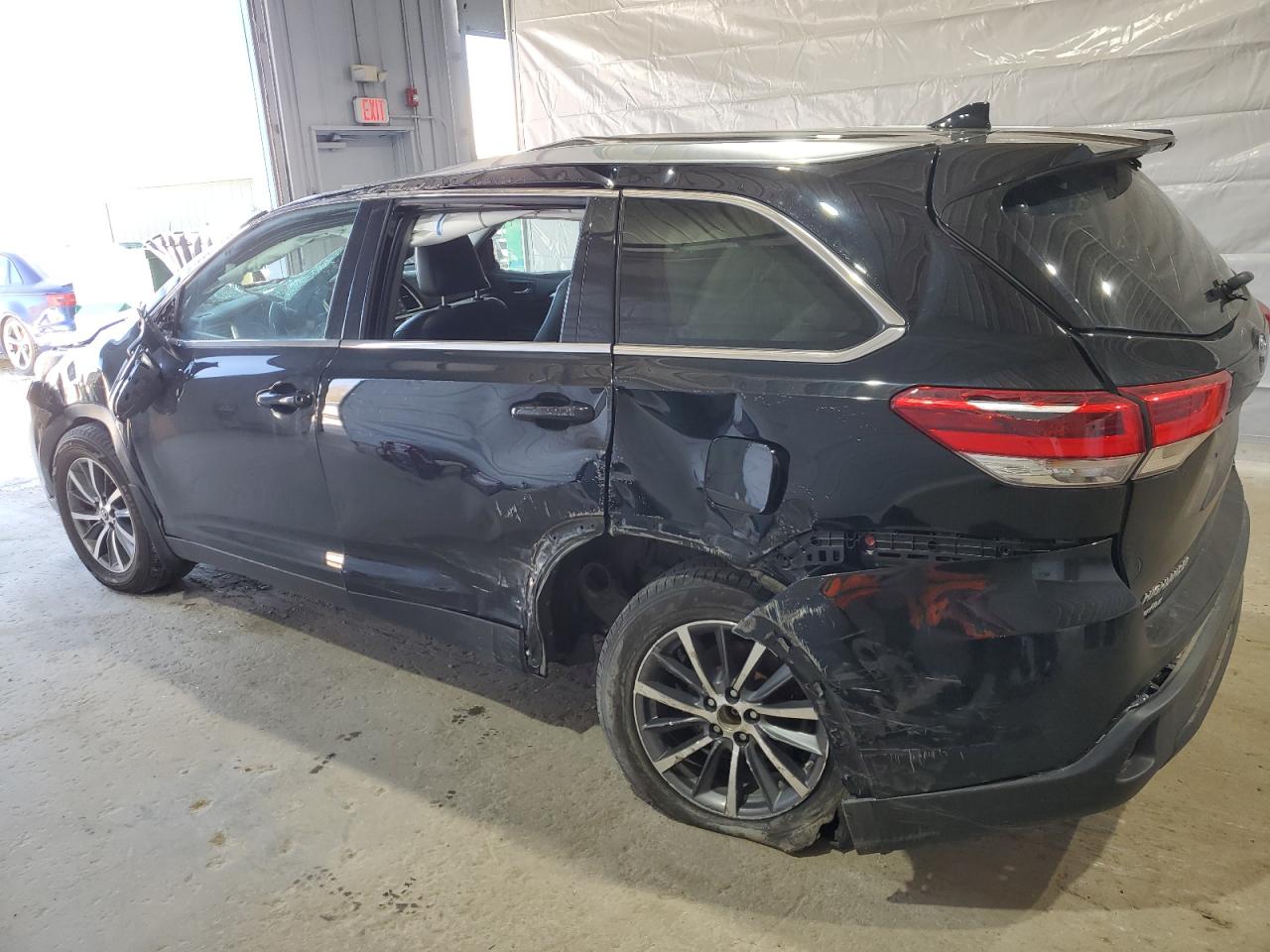 TOYOTA HIGHLANDER SE