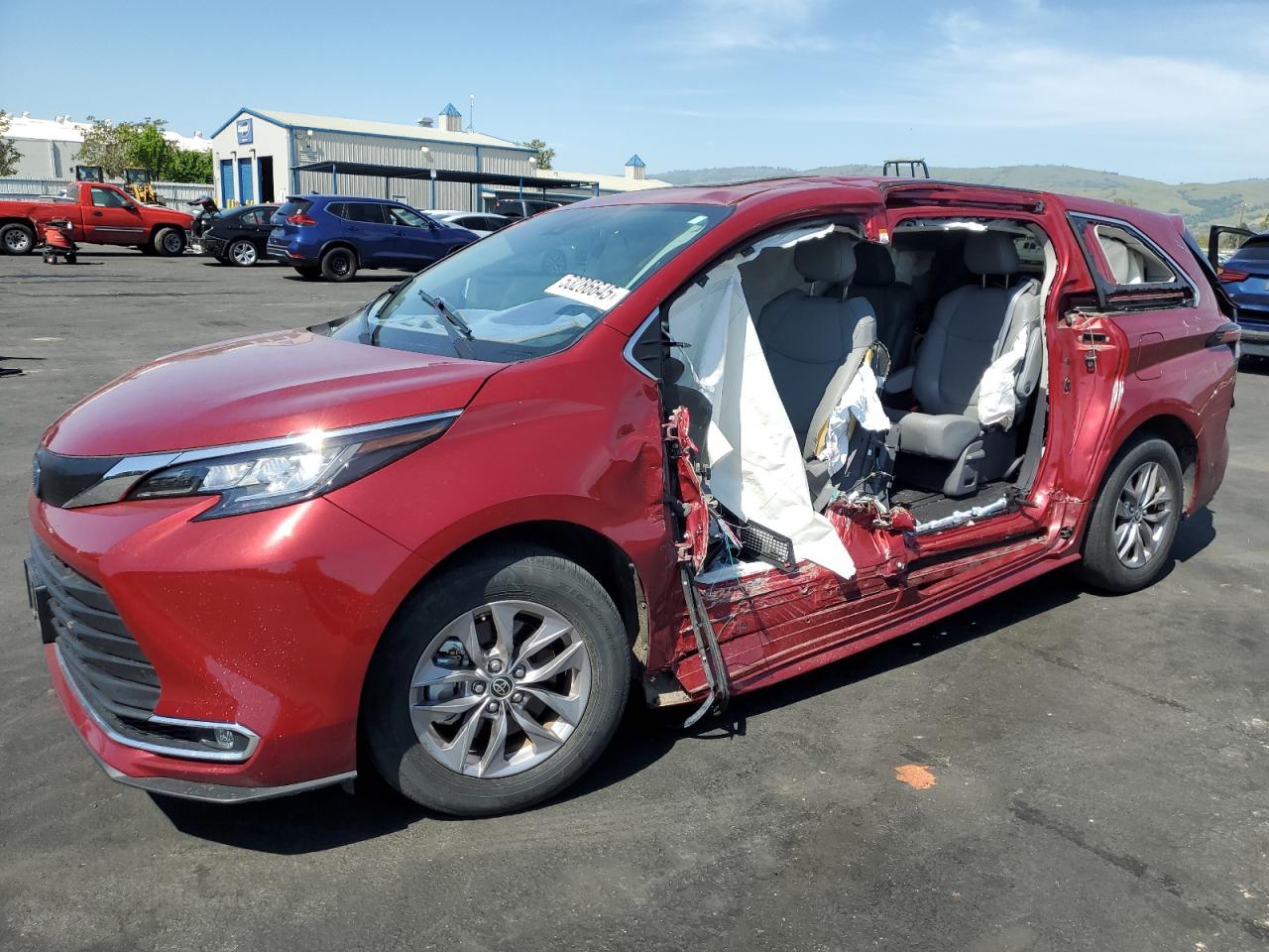 TOYOTA SIENNA XLE