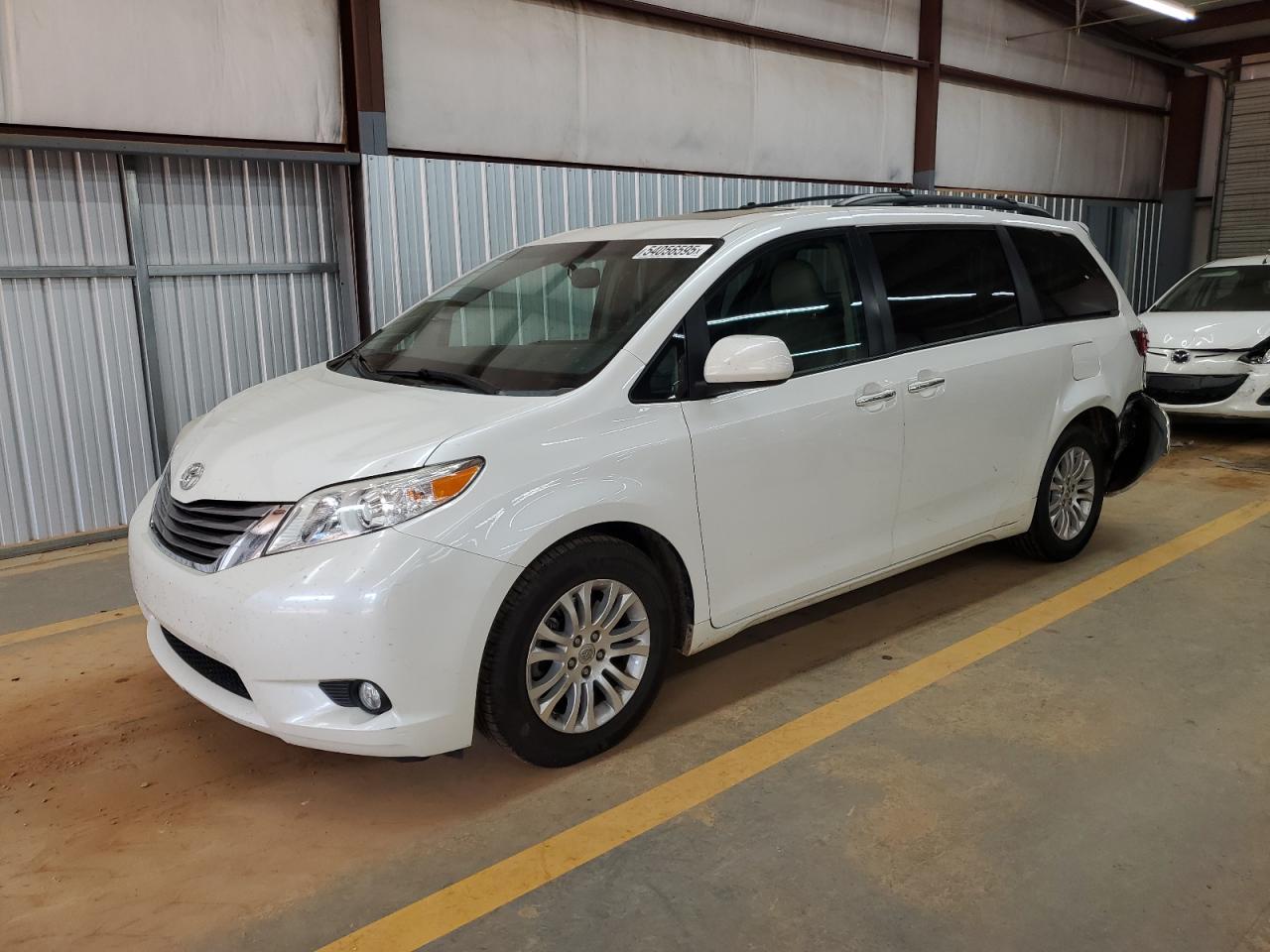 TOYOTA SIENNA XLE