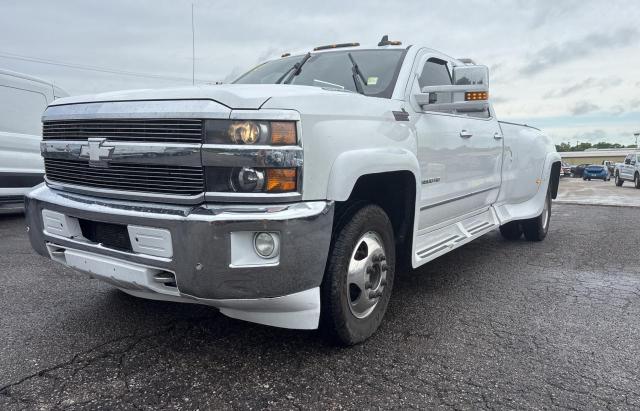 CHEVROLET SILVERADO 2015 white crew pic diesel 1GC4C0C81FF538934 photo #3