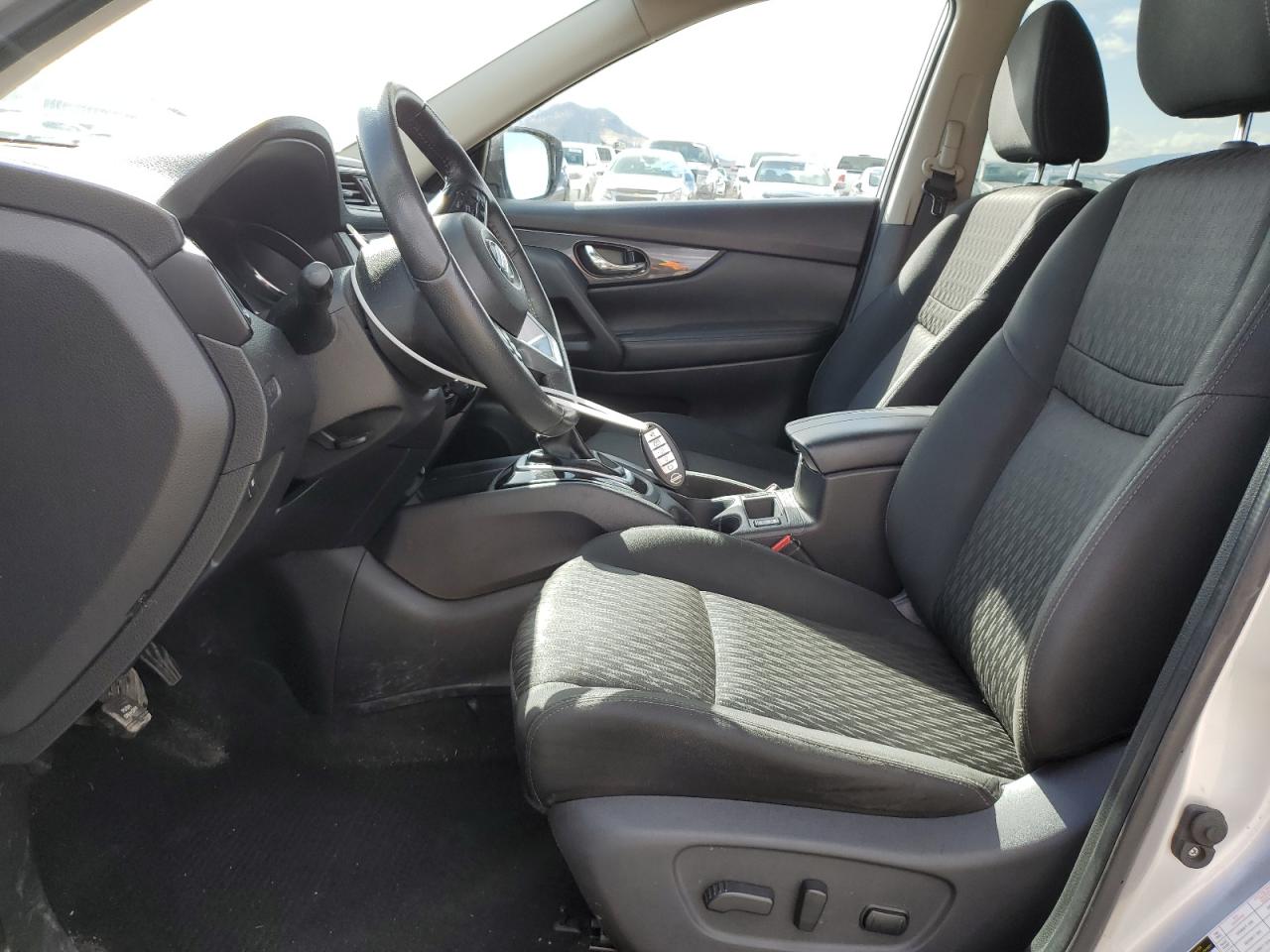 Nissan Rogue s 2019