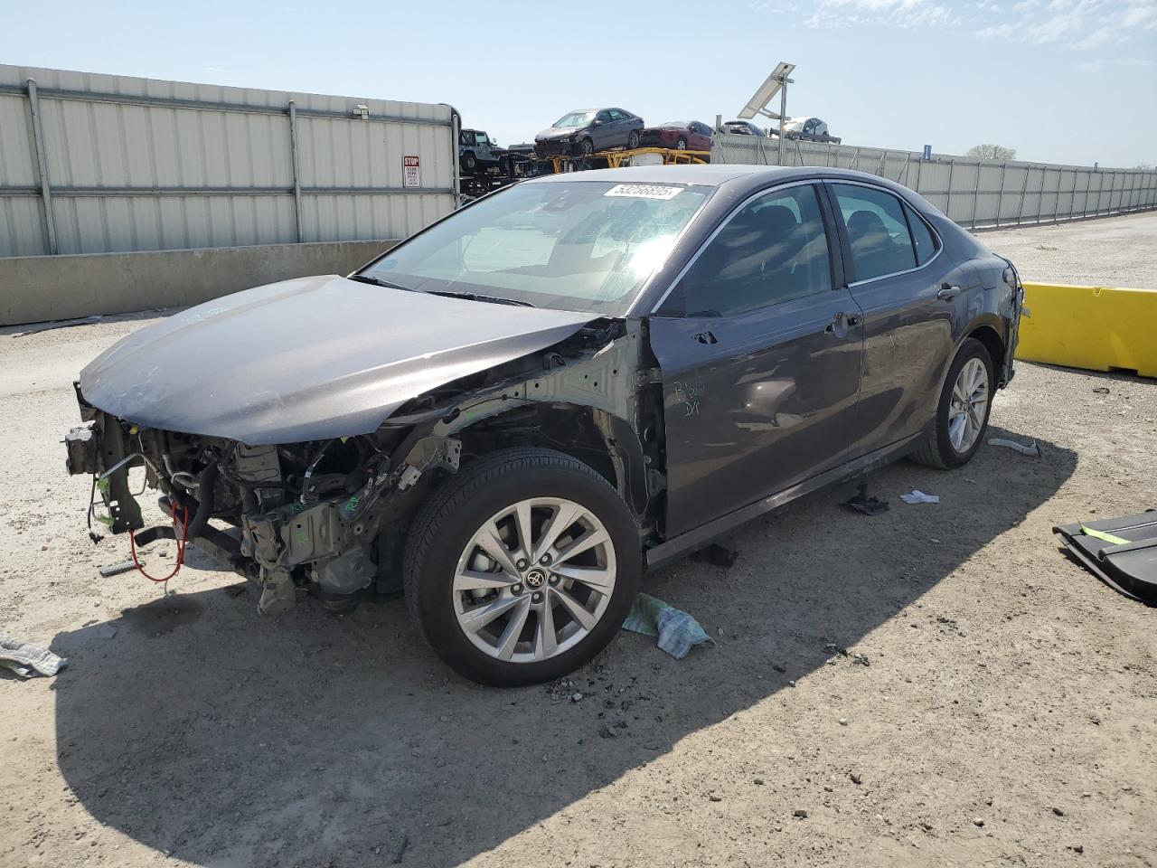 TOYOTA CAMRY LE