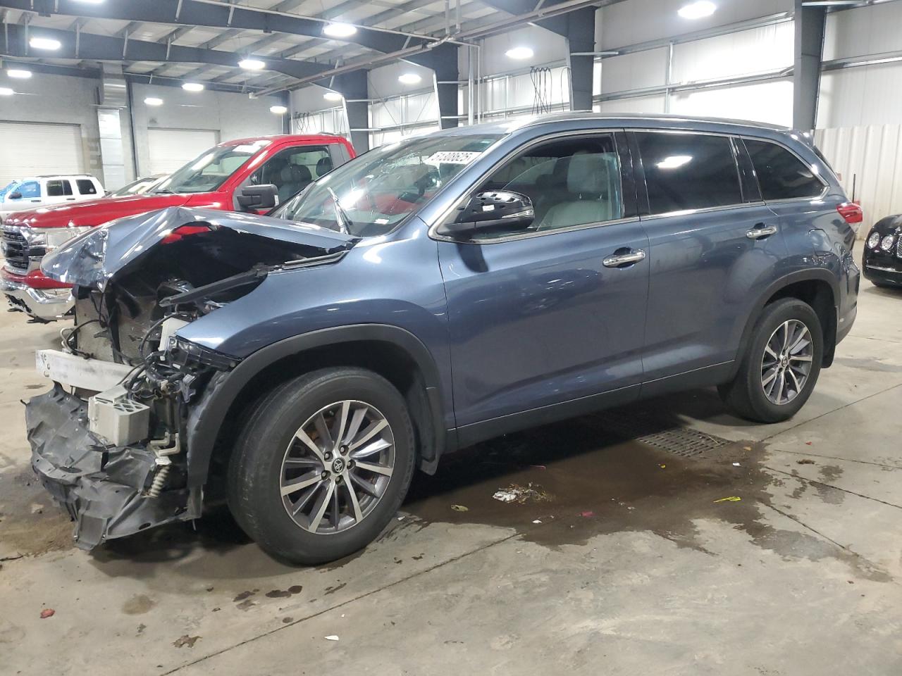 TOYOTA HIGHLANDER SE