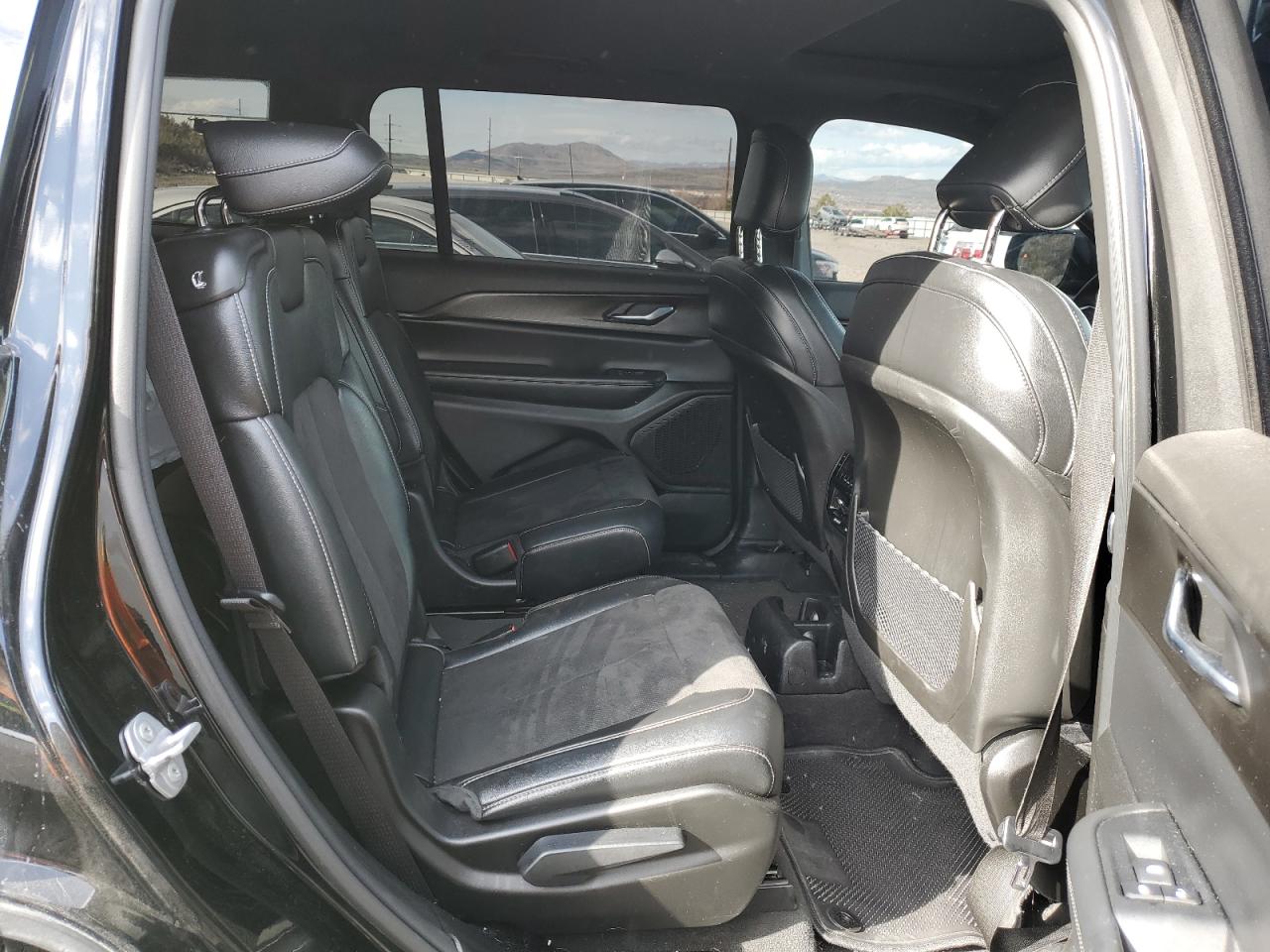 JEEP GRAND CHEROKEE L LAREDO