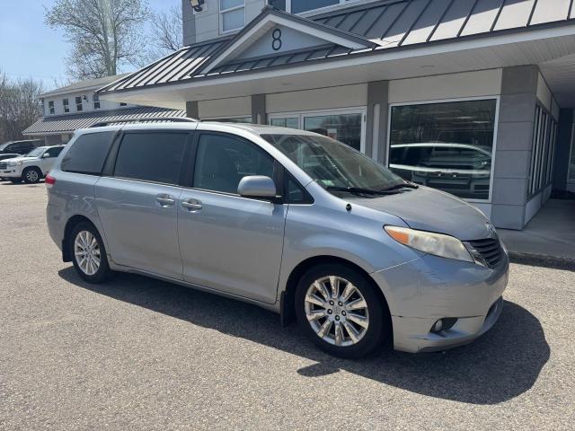 TOYOTA SIENNA XLE
