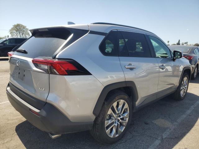 TOYOTA RAV4 XLE P 2019 silver  gas 2T3C1RFV8KC024743 photo #4