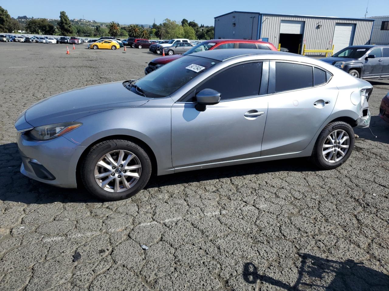  Salvage Mazda 3