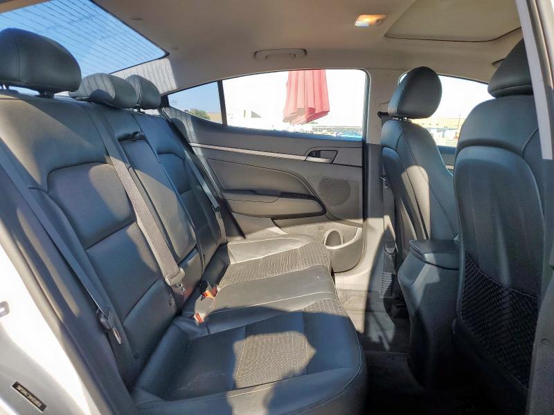 2017 HYUNDAI ELANTRA SE - 5NPD84LF3HH050858