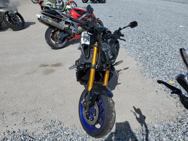 YAMAHA MT09 D 2023 two tone  gas JYARN72E0PA001255 photo #3