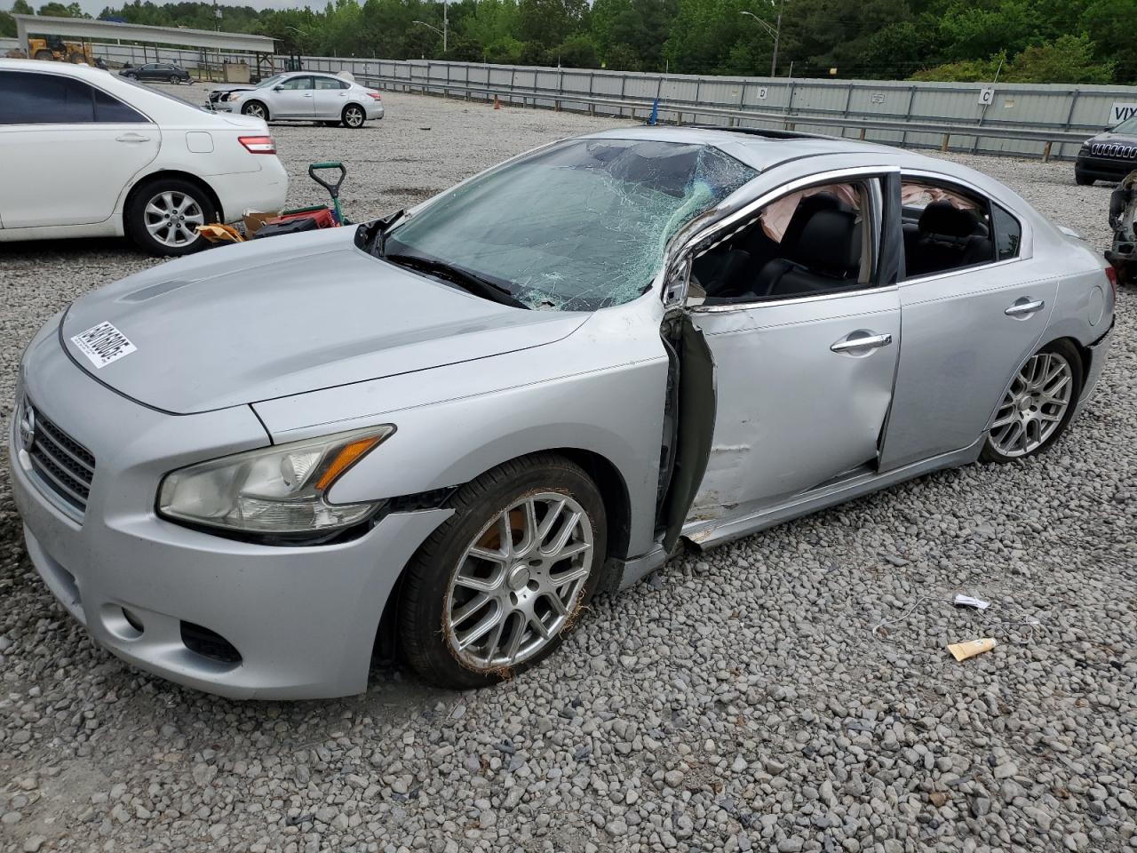 NISSAN MAXIMA S