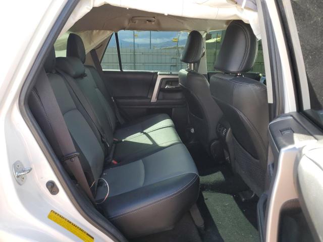 2020 TOYOTA 4RUNNER SR - JTEBU5JR4L5756652