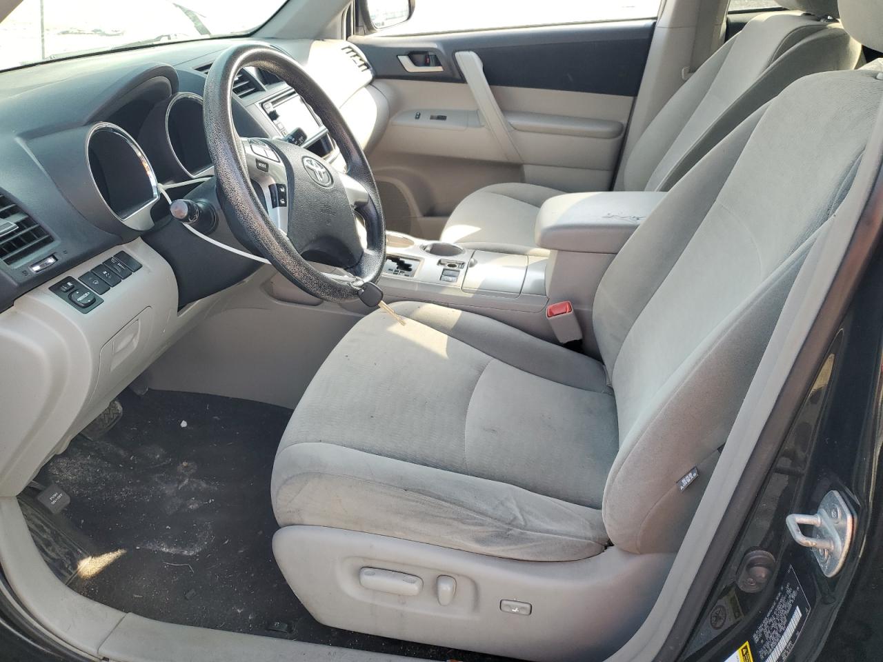 TOYOTA HIGHLANDER BASE