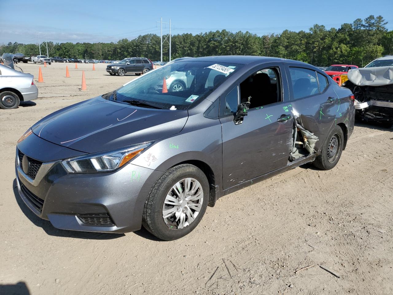 NISSAN VERSA S