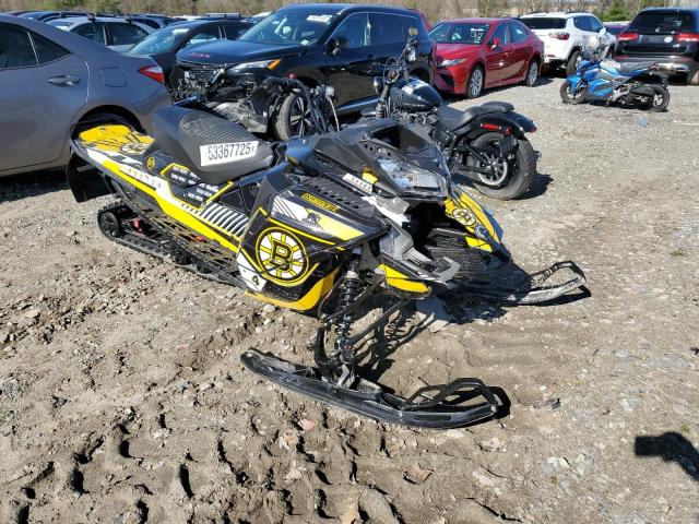 SKI DOO RENEGADE 2022 yellow   2BPSDRNC0NV000055 photo #1