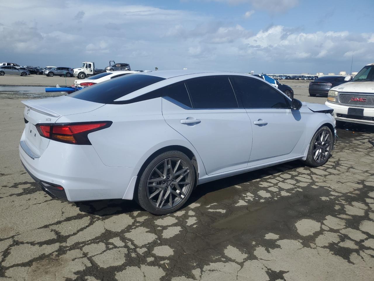 For sale 2023 NISSAN ALTIMA SR 2.0L 4 [VIN