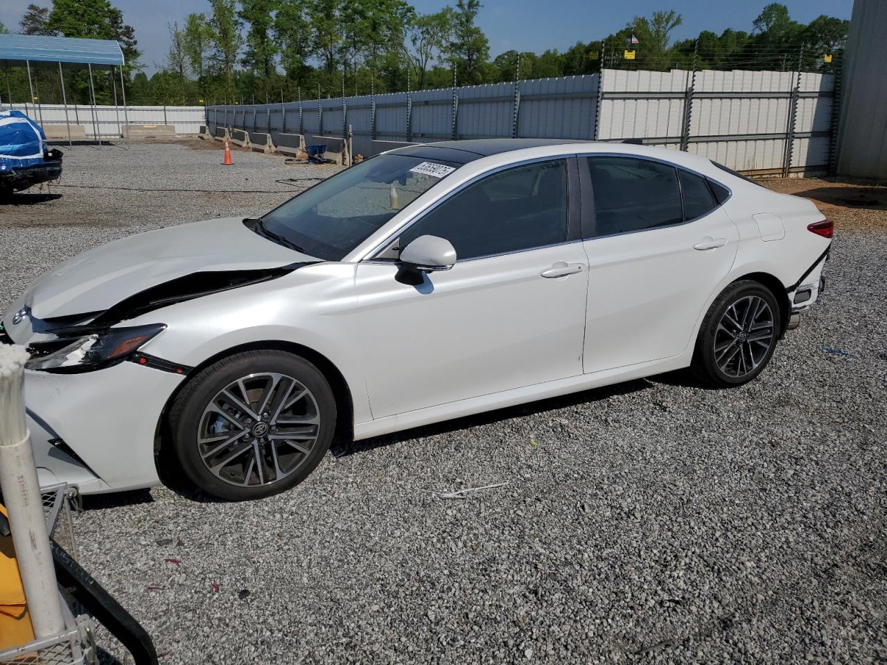 TOYOTA CAMRY XSE