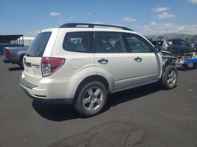 SUBARU FORESTER 2 2011 white  gas JF2SHABC0BH700928 photo #4
