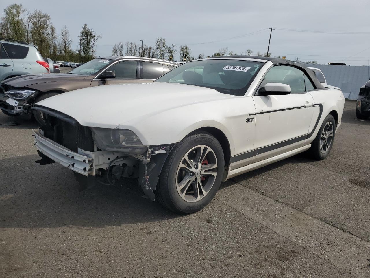 FORD MUSTANG