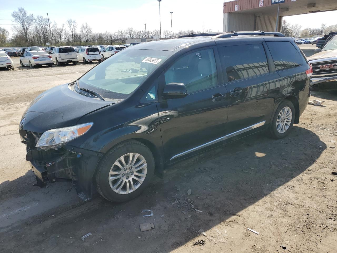 TOYOTA SIENNA XLE