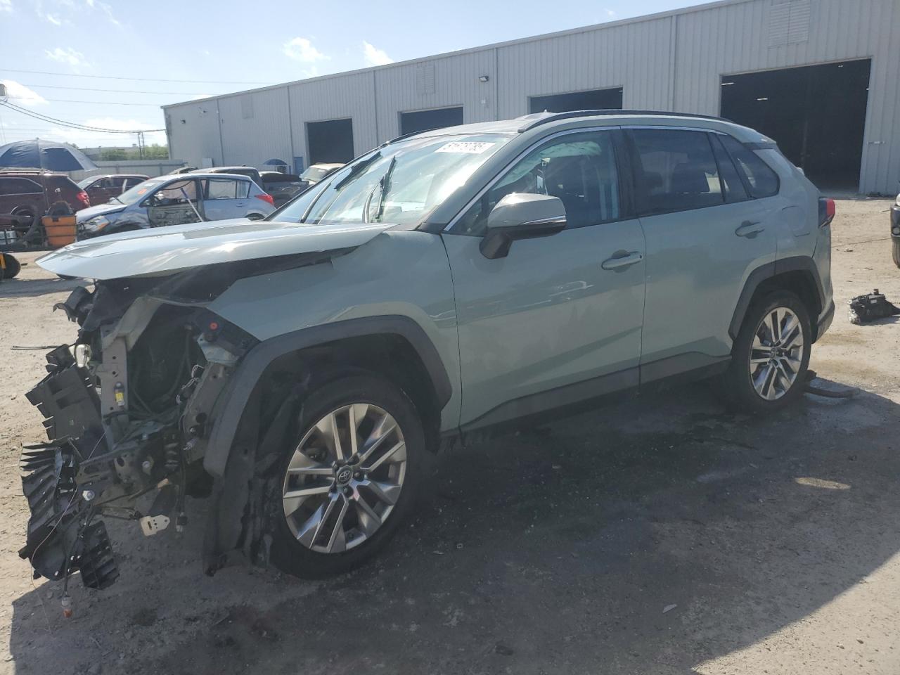TOYOTA RAV4 XLE PREMIUM