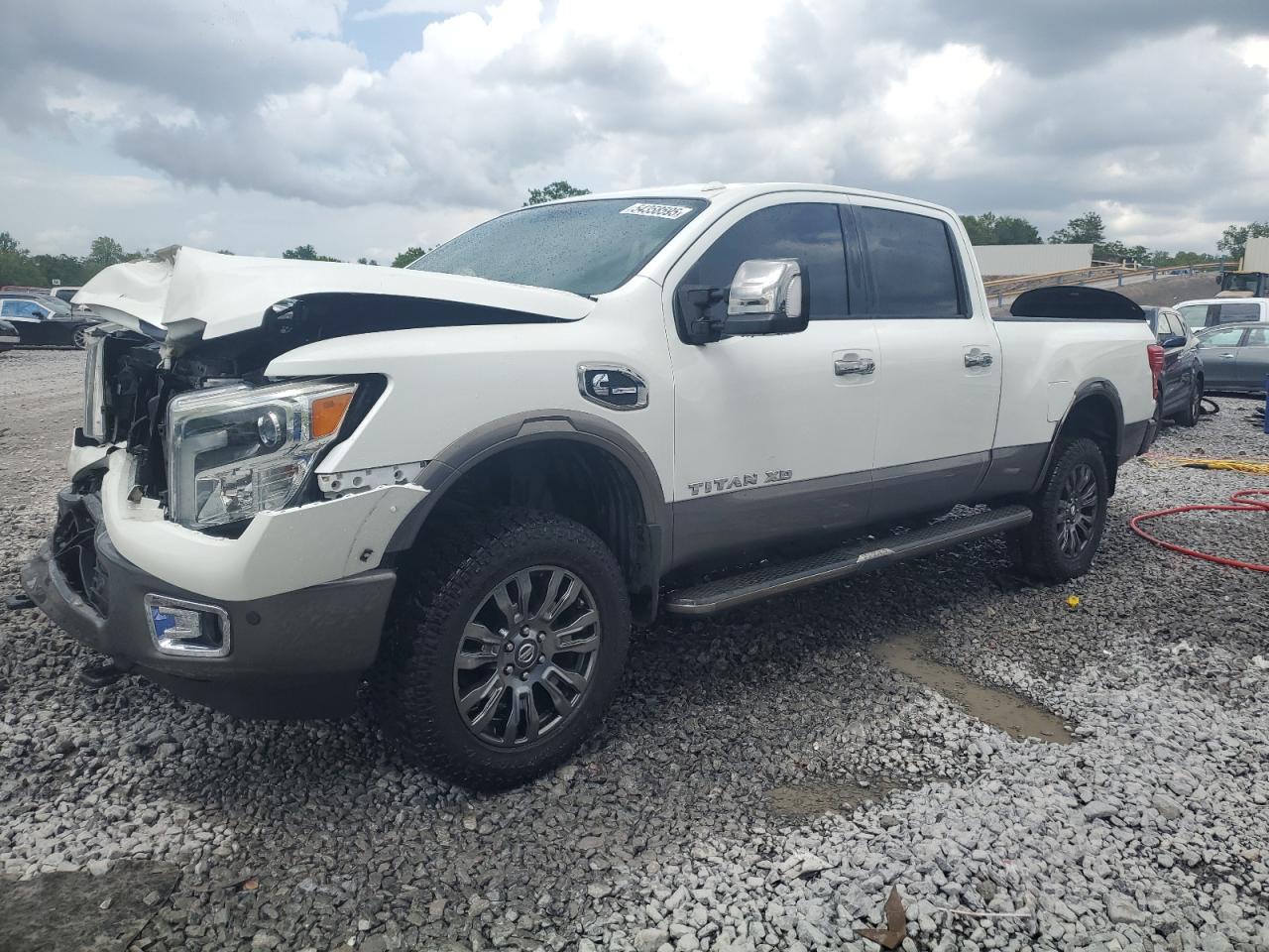 NISSAN TITAN SL